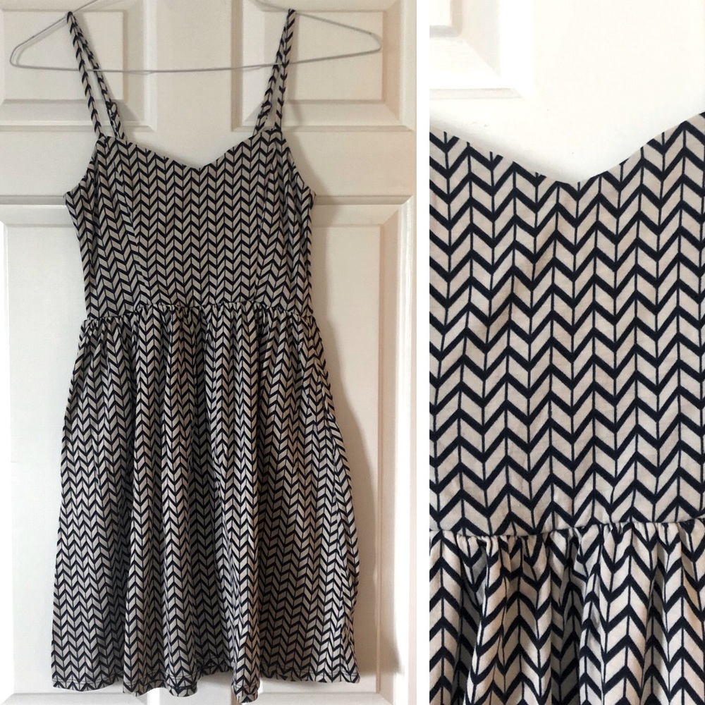 Chevron sundress w/pockets, adjustable straps